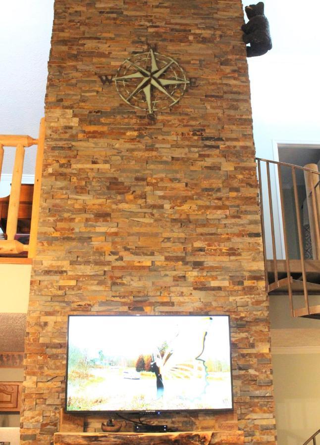 Spacious Downtown Condo Walking Distance To Downtown Gatlinburg Sleeps 6 Guests Kültér fotó