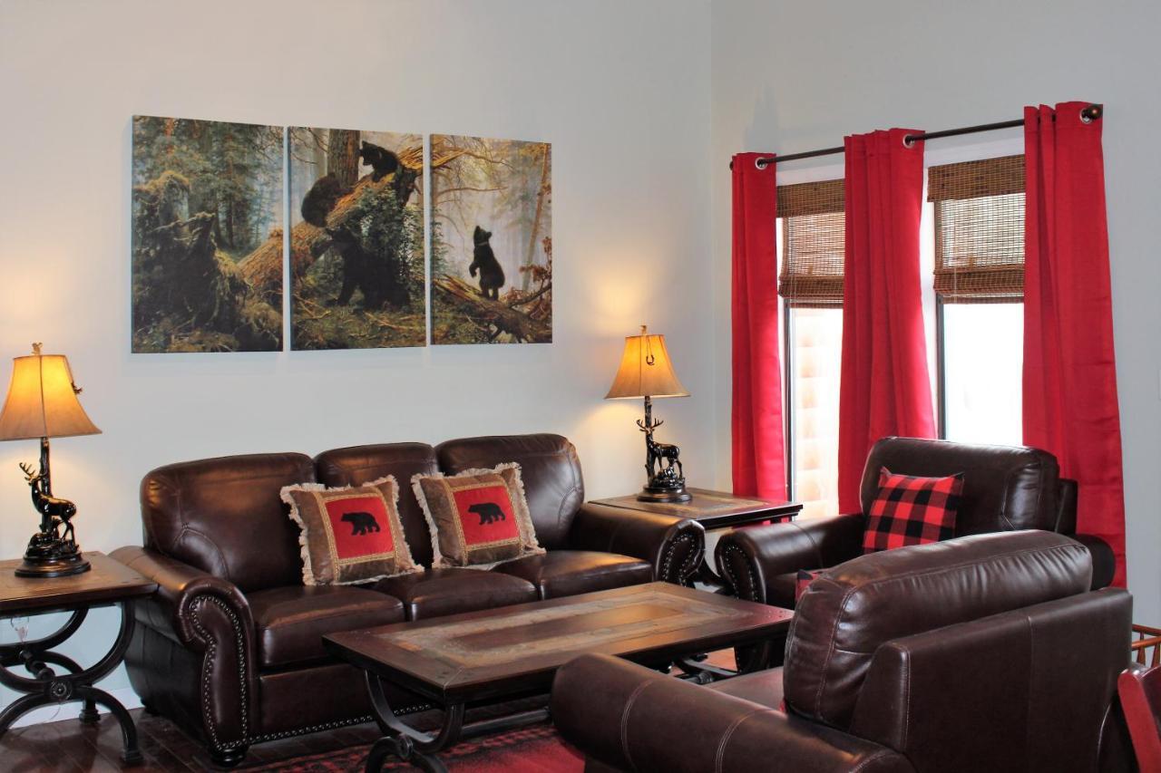 Spacious Downtown Condo Walking Distance To Downtown Gatlinburg Sleeps 6 Guests Kültér fotó