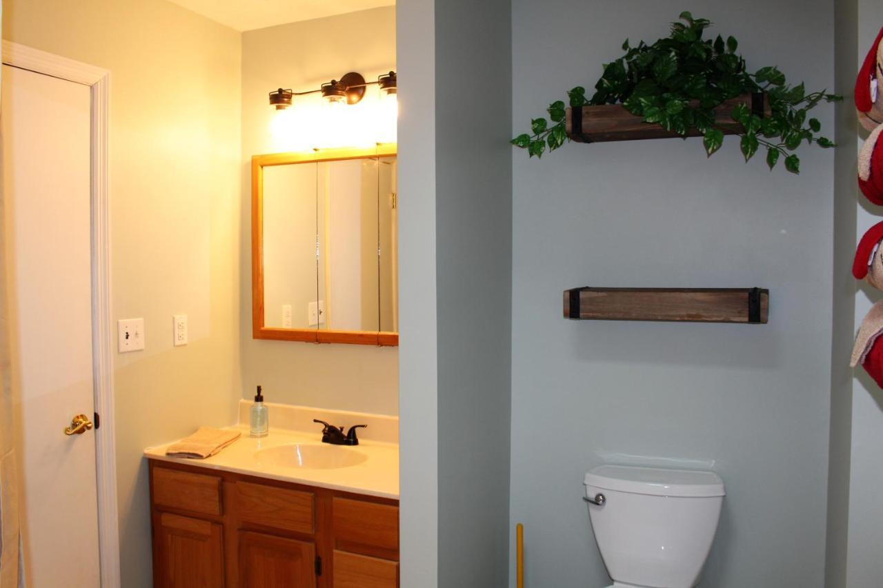 Spacious Downtown Condo Walking Distance To Downtown Gatlinburg Sleeps 6 Guests Kültér fotó