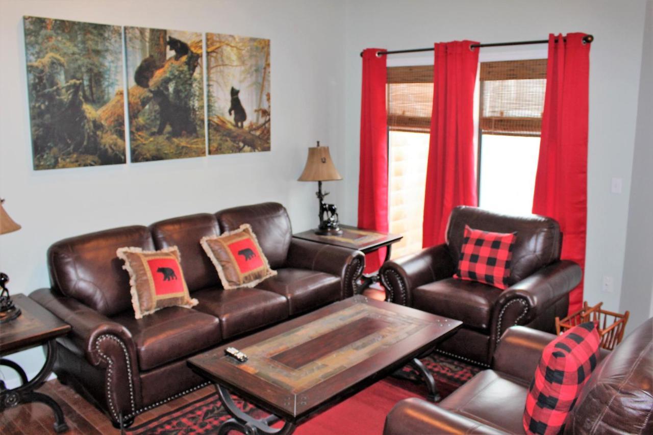 Spacious Downtown Condo Walking Distance To Downtown Gatlinburg Sleeps 6 Guests Kültér fotó