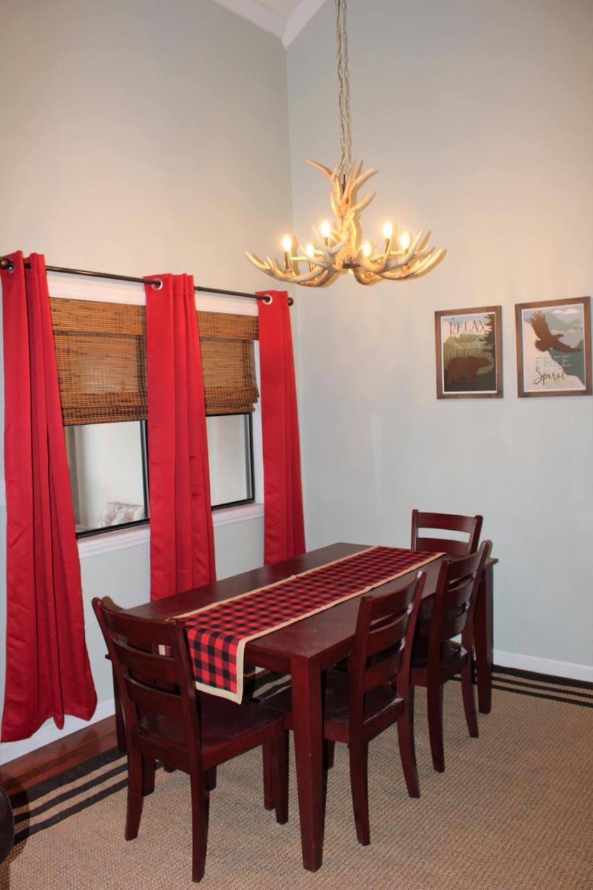 Spacious Downtown Condo Walking Distance To Downtown Gatlinburg Sleeps 6 Guests Kültér fotó