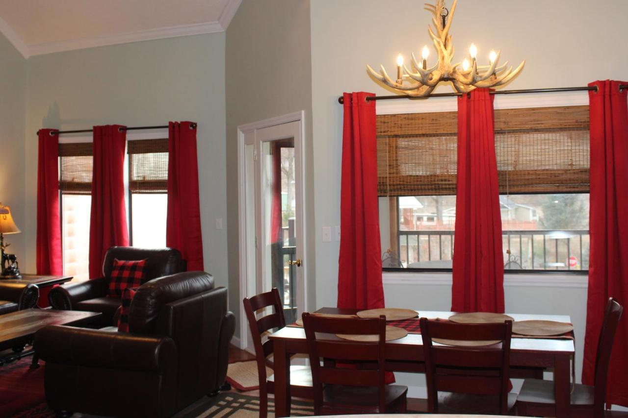 Spacious Downtown Condo Walking Distance To Downtown Gatlinburg Sleeps 6 Guests Kültér fotó