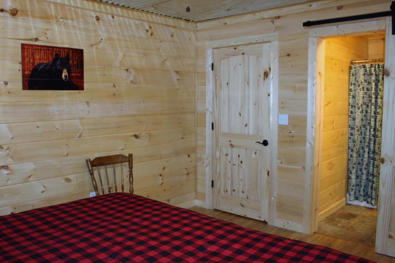 Spacious Downtown Condo Walking Distance To Downtown Gatlinburg Sleeps 6 Guests Kültér fotó