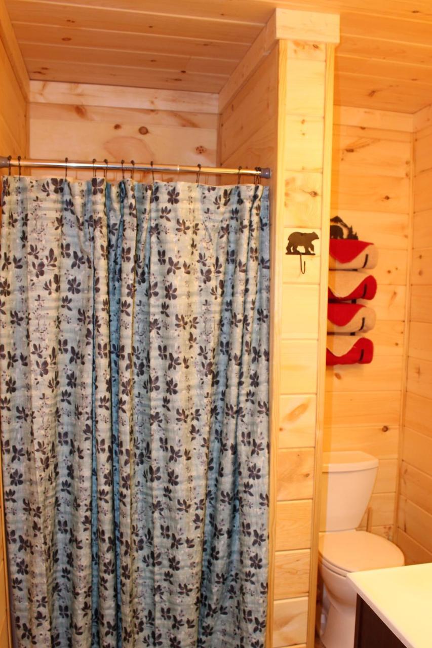 Spacious Downtown Condo Walking Distance To Downtown Gatlinburg Sleeps 6 Guests Kültér fotó