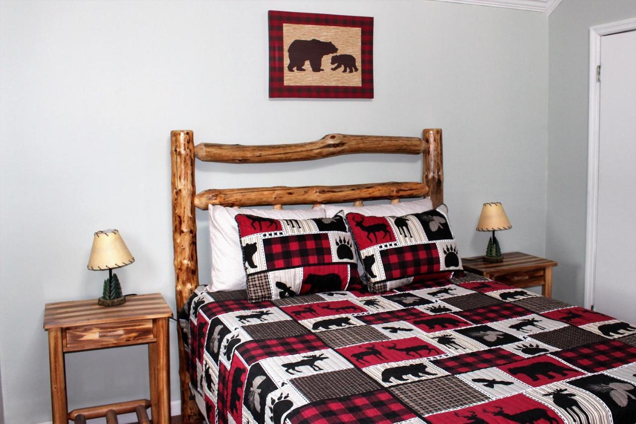 Spacious Downtown Condo Walking Distance To Downtown Gatlinburg Sleeps 6 Guests Kültér fotó
