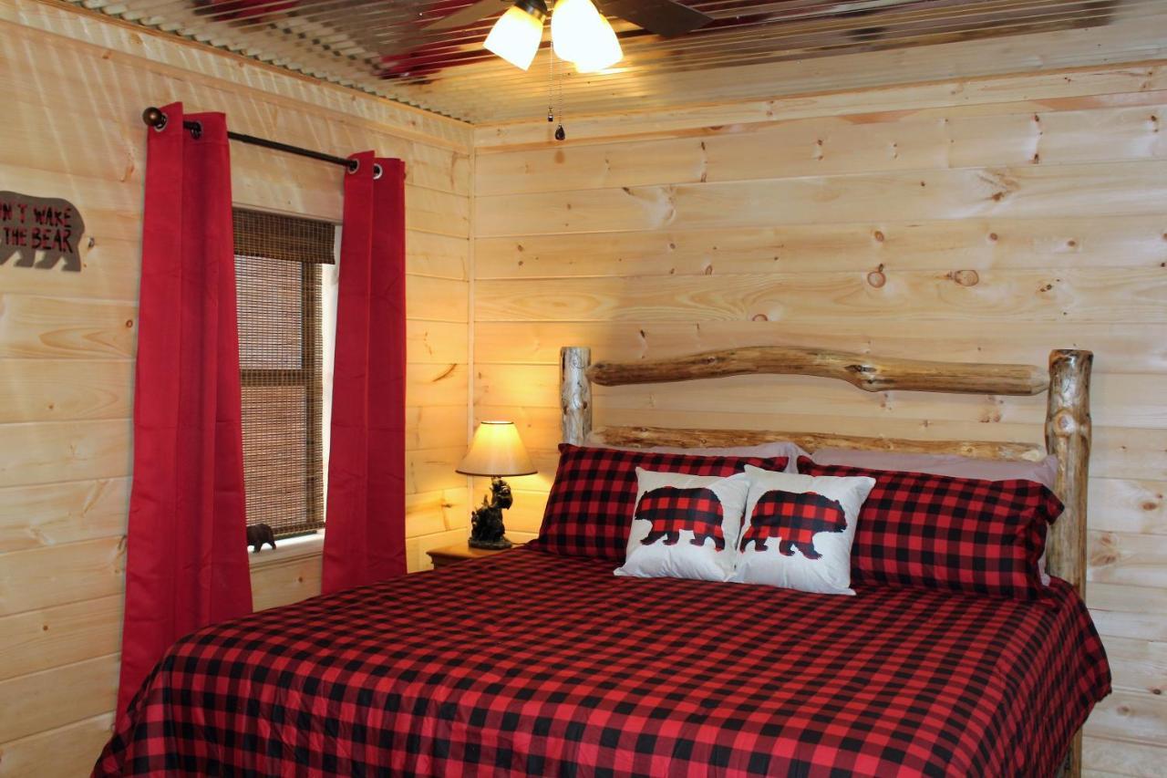 Spacious Downtown Condo Walking Distance To Downtown Gatlinburg Sleeps 6 Guests Kültér fotó