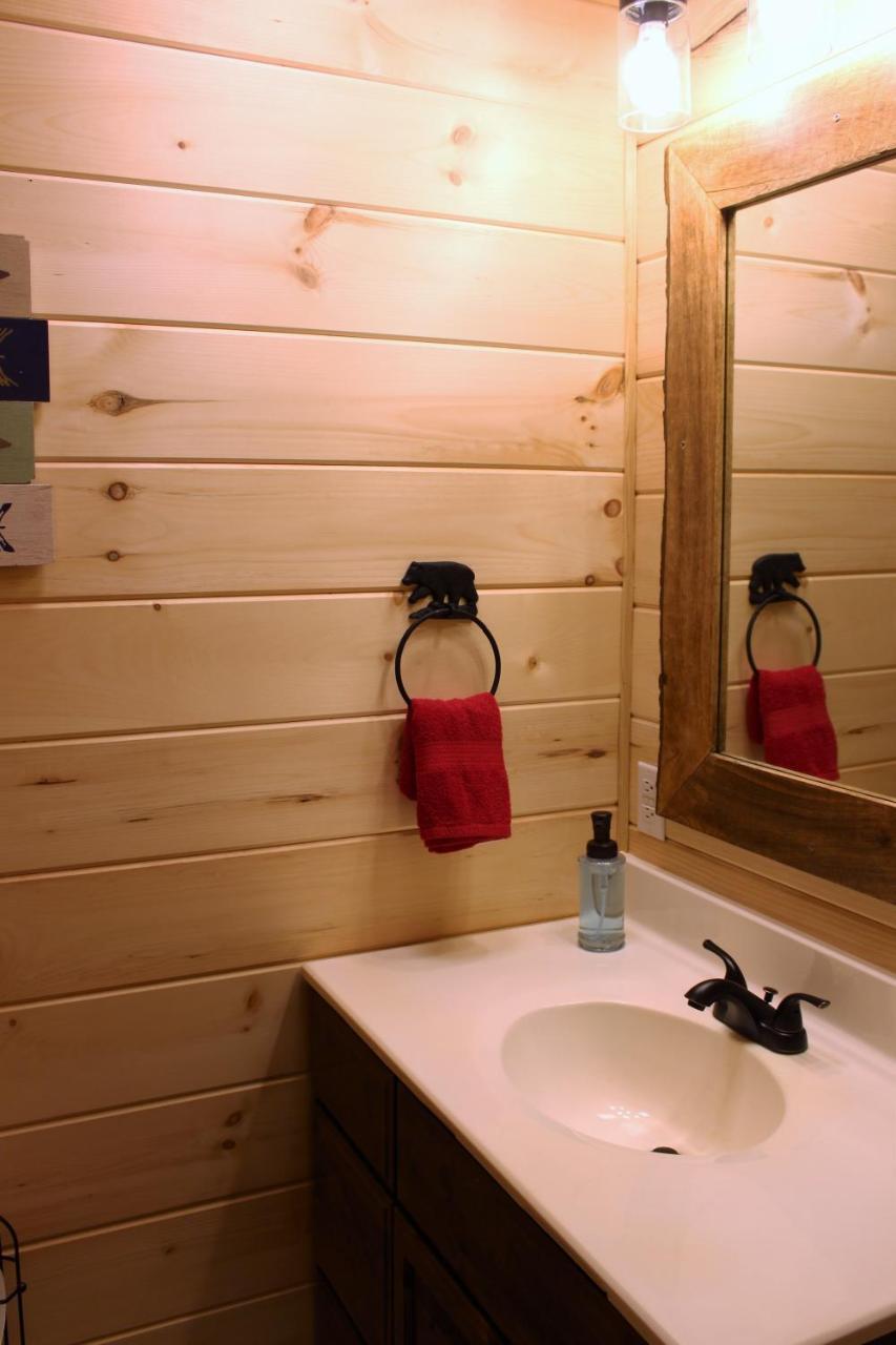 Spacious Downtown Condo Walking Distance To Downtown Gatlinburg Sleeps 6 Guests Kültér fotó